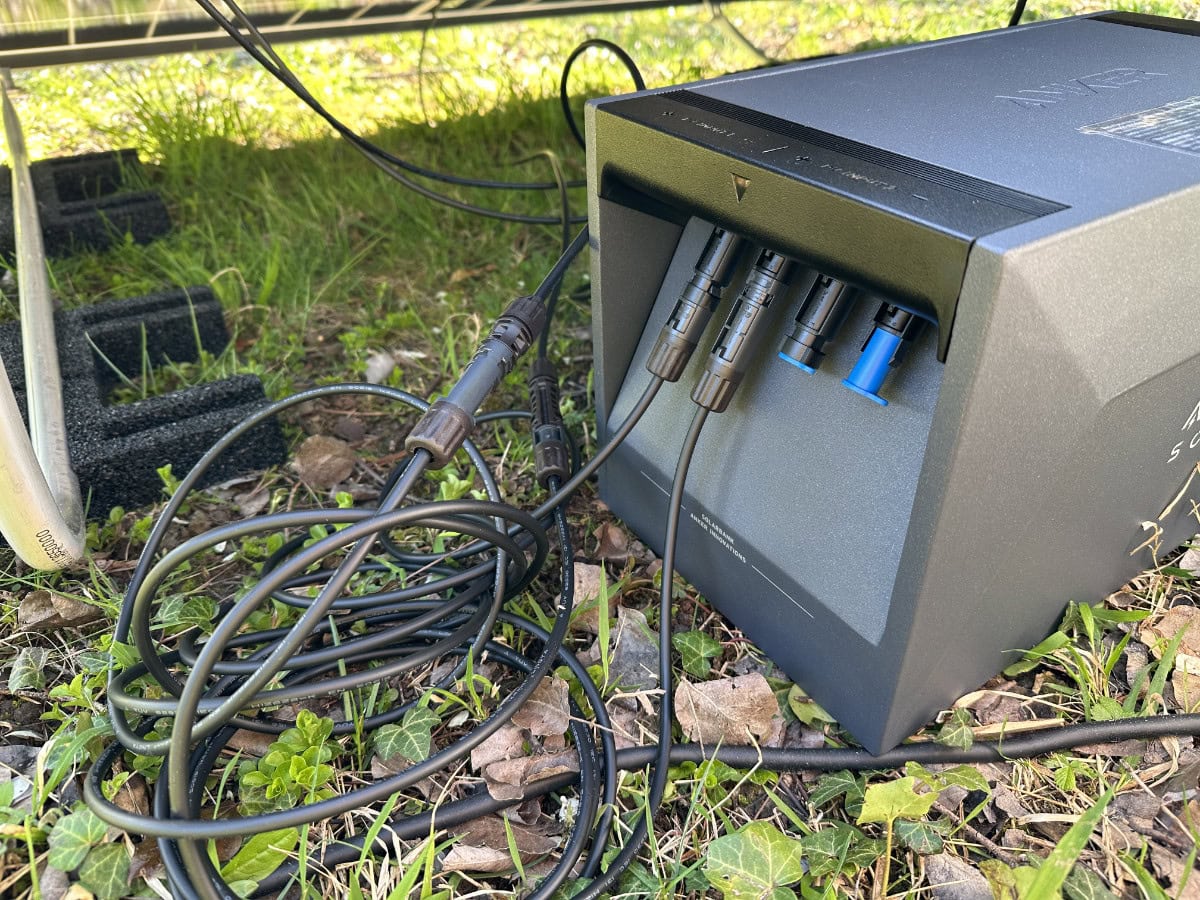 Anker SOLIX Solarbank Anschluss der Solarmodule