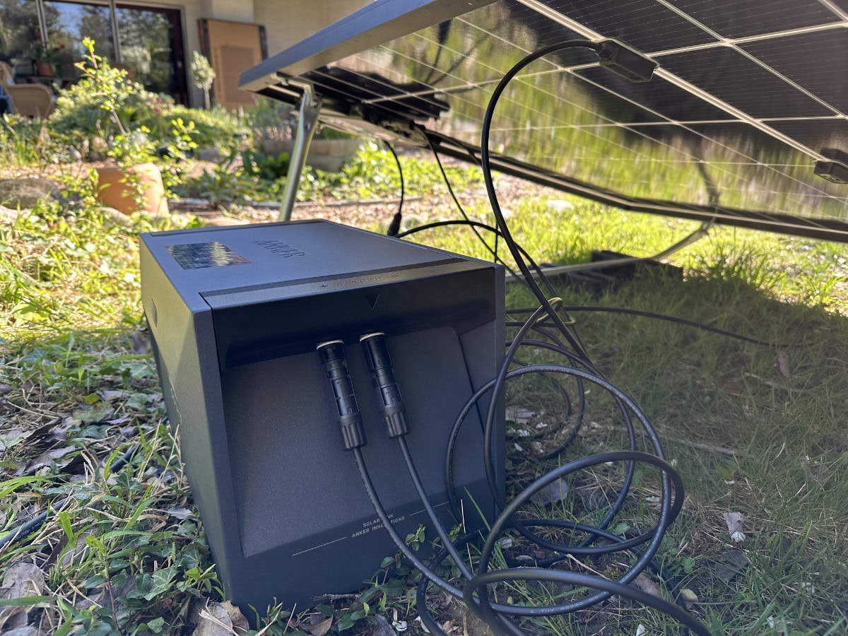 Anschluss des Wechselrichters an den Anker SOLIX Solarspeicher