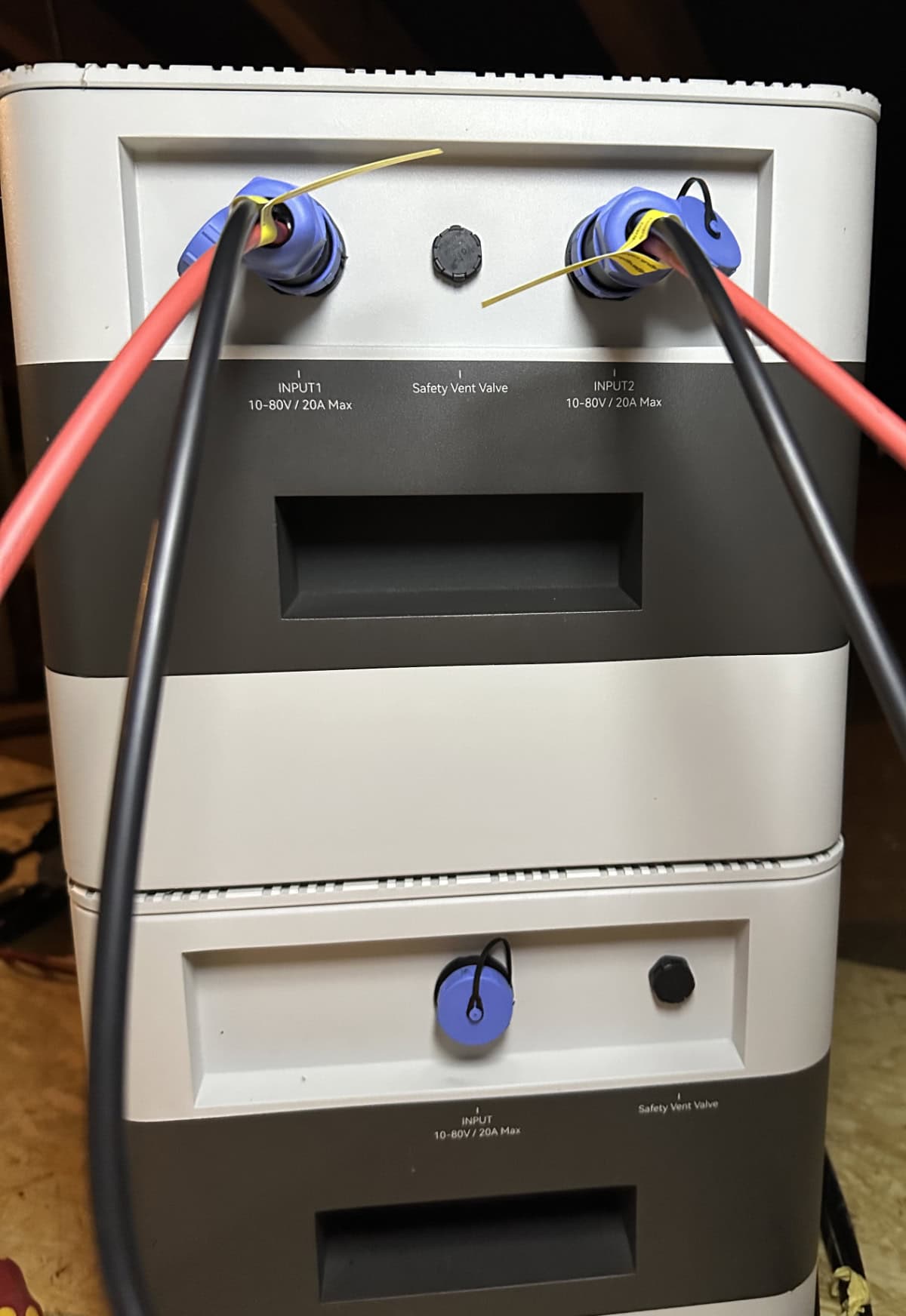 Sunlit BK215 zwei Anschlüsse für die Solarmodule