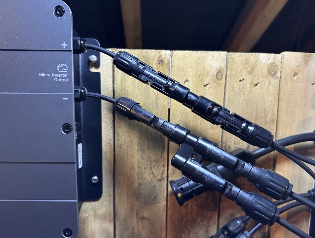 Zendure SolarFlow Anschluss des Wechselrichters